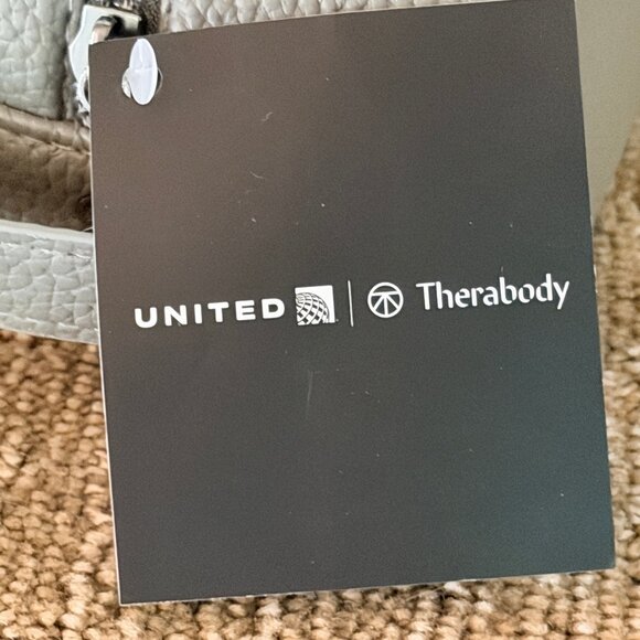 The United Airlines Therabody Polaris Business Class Amenity Kit - Picture 5 of 14